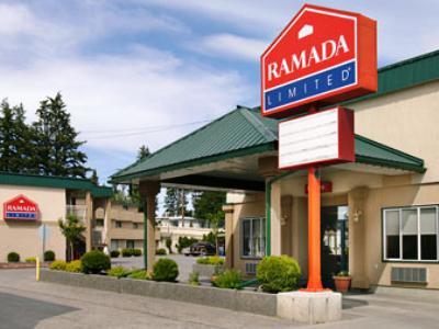 Ramada By Wyndham Hotel Quesnel Exterior photo